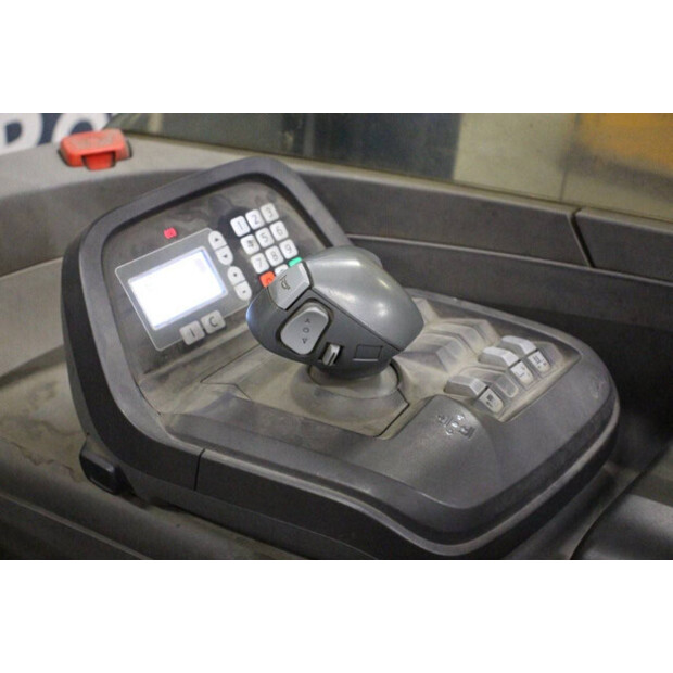 2012 BT RRE140-40660173