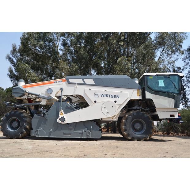 2016 Wirtgen WR240-40664820
