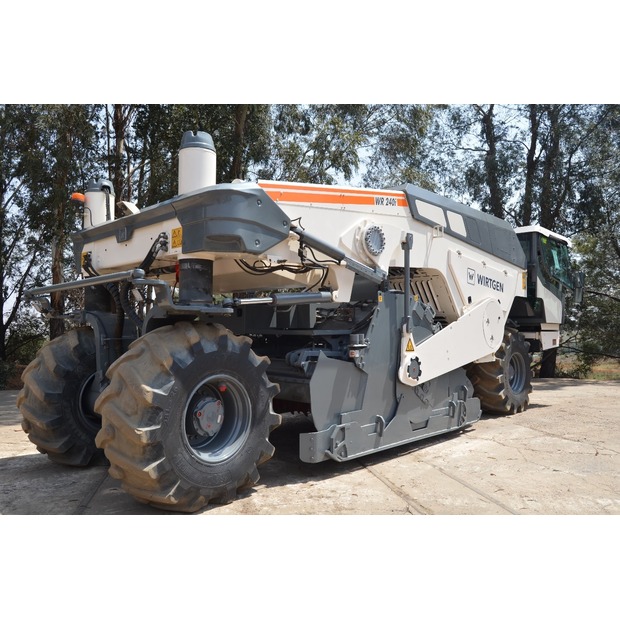 2016 Wirtgen WR240-40664822