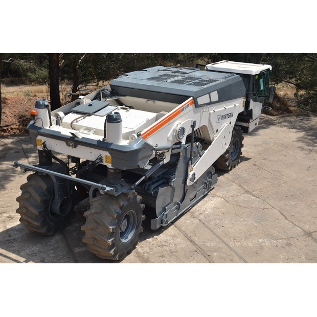 2016 Wirtgen WR240-40664824