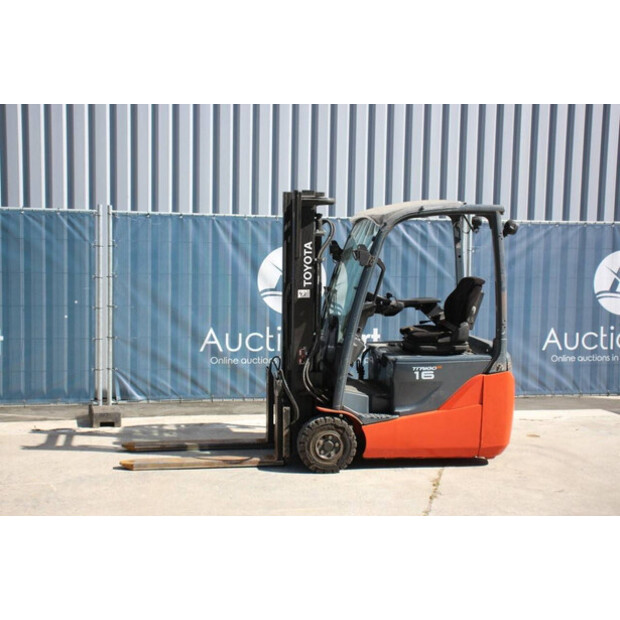 Toyota Traigo 16-40667244