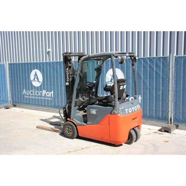 Toyota Traigo 16-40667246
