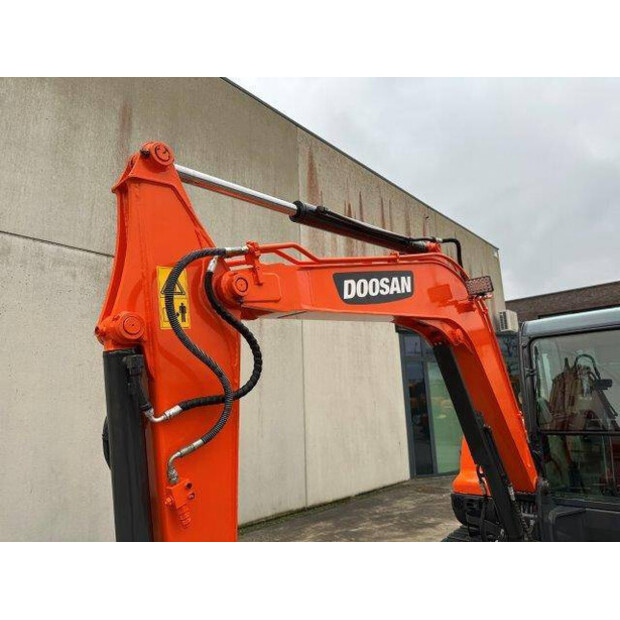2017 Doosan DX55-9C-40668923