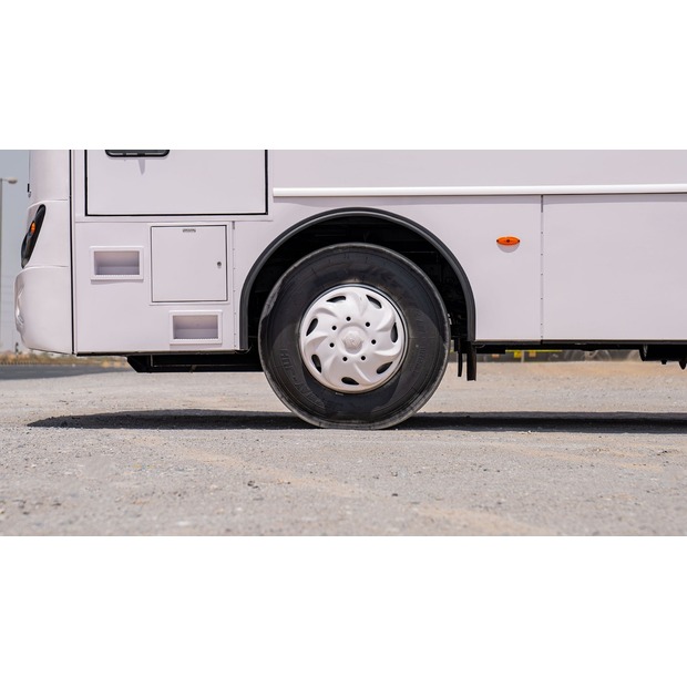 2025 Tata LPO 1618-40669282