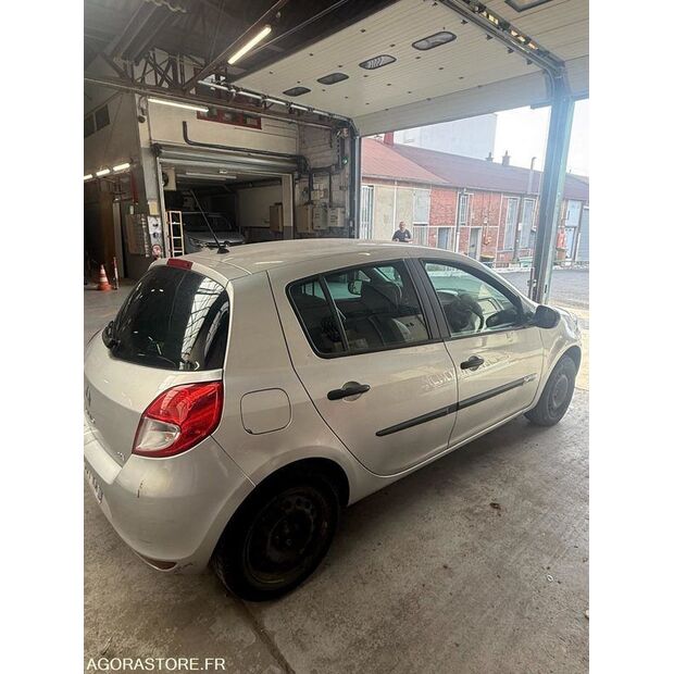 2012 Renault Clio-40673019