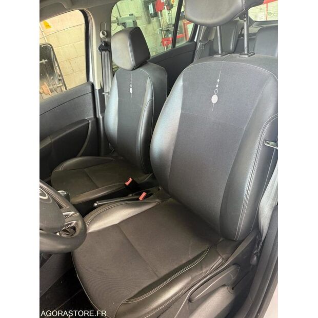 2012 Renault Clio-40673020