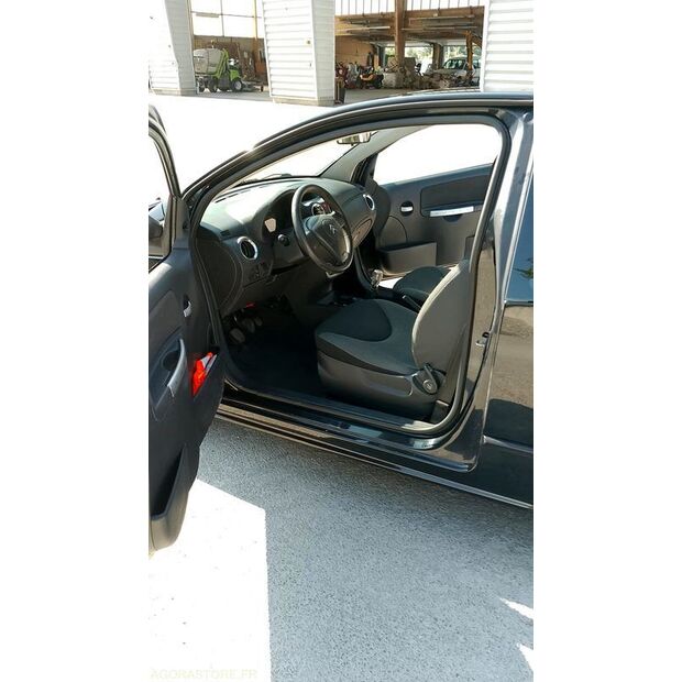 2007 سيتروين C2-40687072