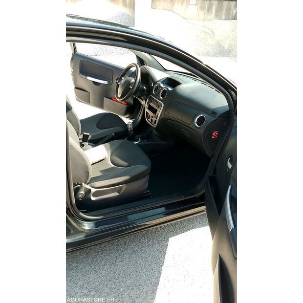 2007 سيتروين C2-40687073