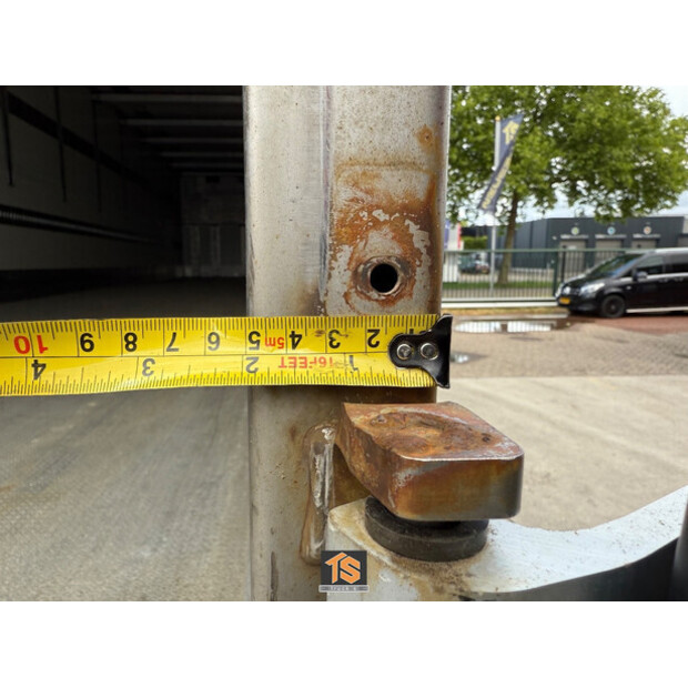 2015 Krone Cool Liner-40694845