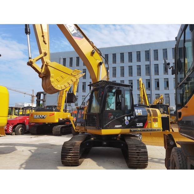 Caterpillar 320D-40696611