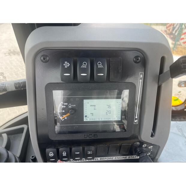 2024 جيه سي بي 3DX-40707683