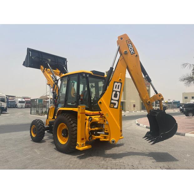 2024 جيه سي بي 3DX-40707687
