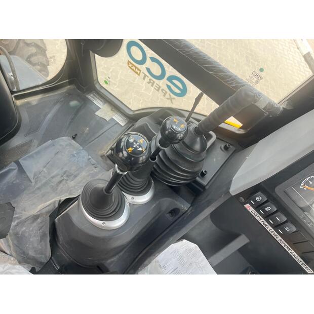 2024 جيه سي بي 3DX-40707851