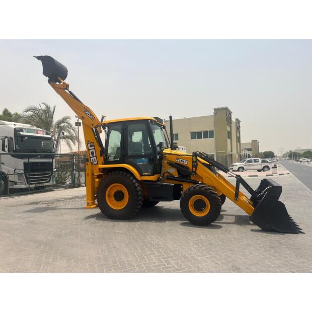 2024 جيه سي بي 3DX-40707943