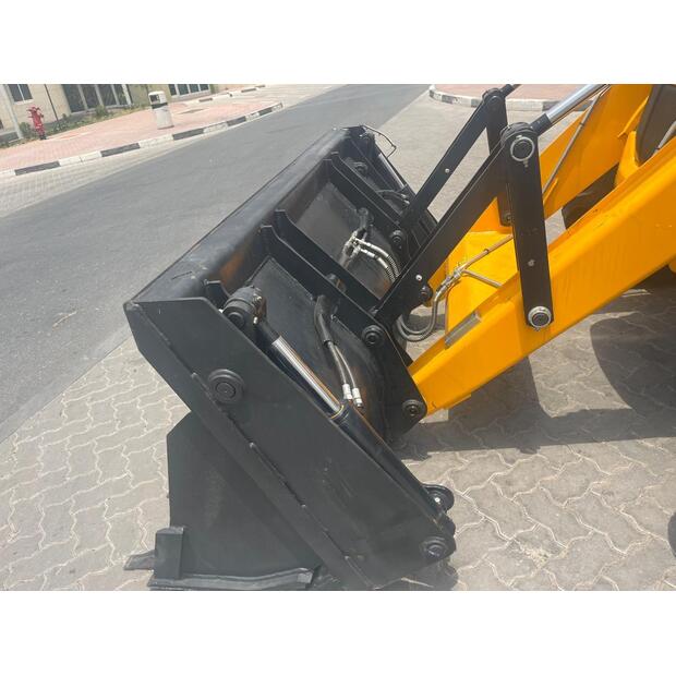 2024 جيه سي بي 3DX-40708006