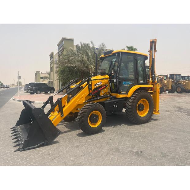 2024 جيه سي بي 3DX-40708009