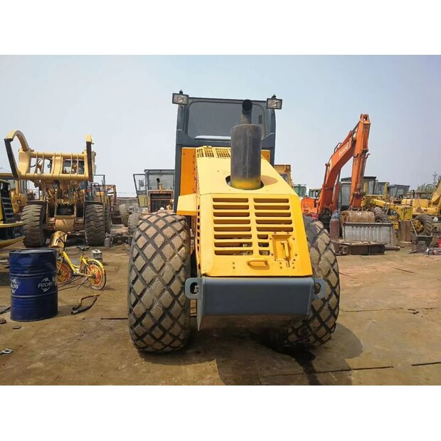 2021 BOMAG BW211D-3-40708142