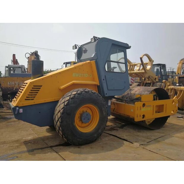 2021 BOMAG BW211D-3-40708146