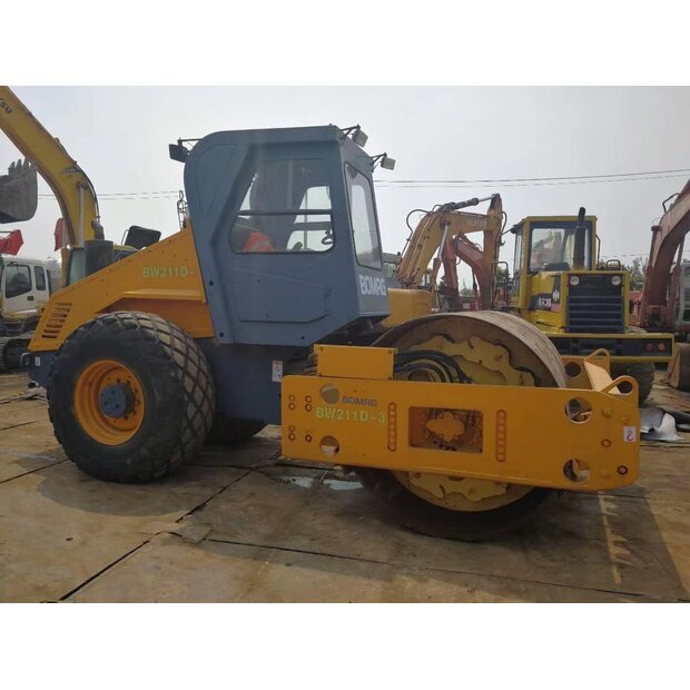 2021 BOMAG BW211D-3-40708147
