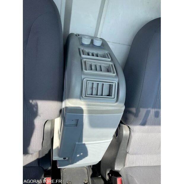 2013 Peugeot PARTNER-40761427