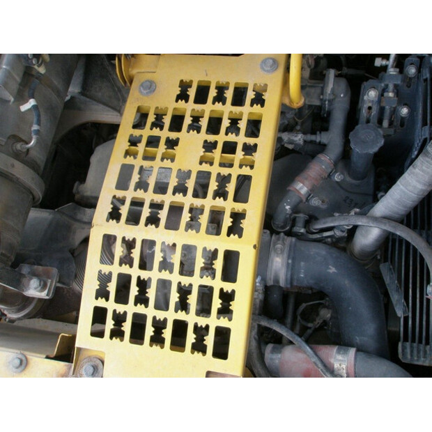 2014 كوماتسو PC240LC-10-40783354