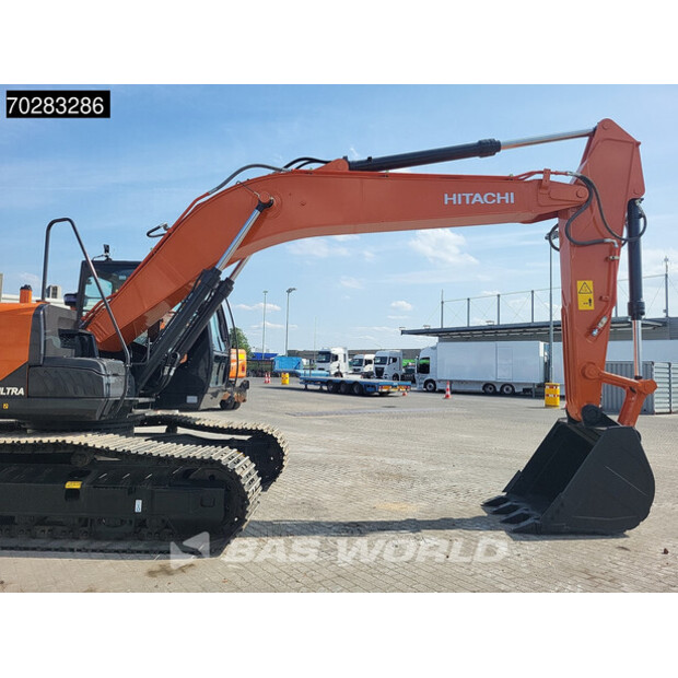 2025 Hitachi ZX220LC-5G-40784834
