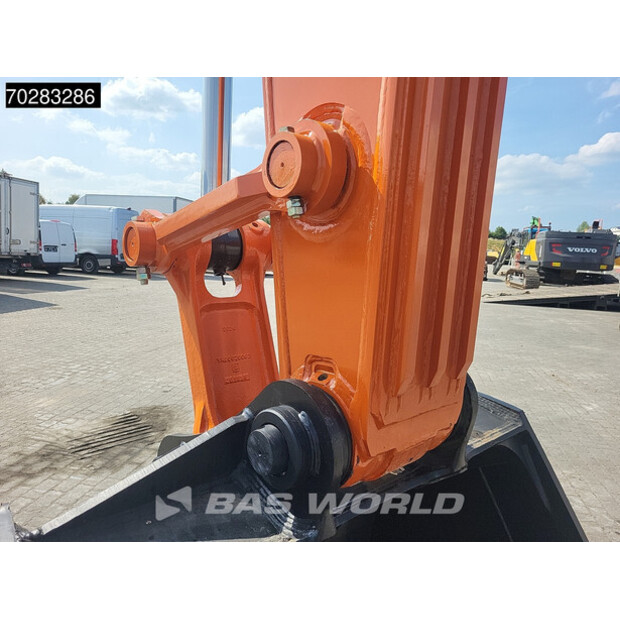 2025 Hitachi ZX220LC-5G-40784840