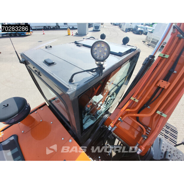 2025 Hitachi ZX220LC-5G-40784843
