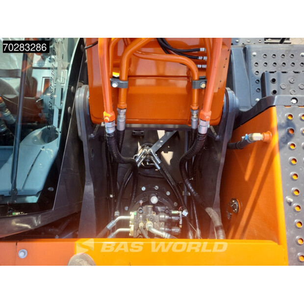 2025 Hitachi ZX220LC-5G-40784845
