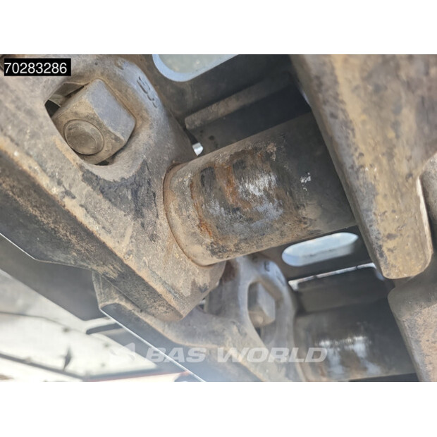 2025 Hitachi ZX220LC-5G-40784855