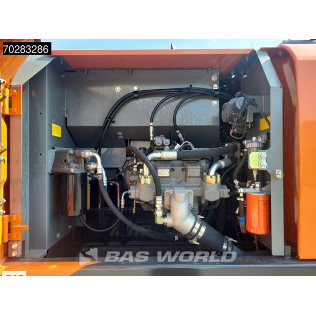 2025 Hitachi ZX220LC-5G-40784859