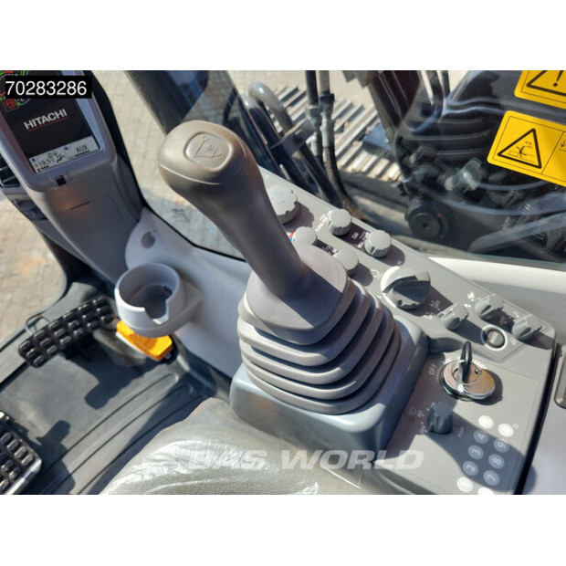 2025 Hitachi ZX220LC-5G-40784864