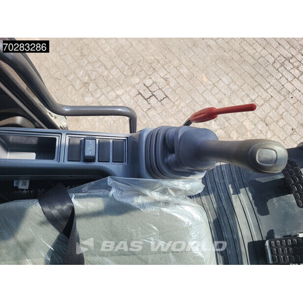 2025 Hitachi ZX220LC-5G-40784866