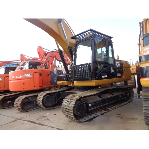 2021 كاتربيلر 320D-40803078