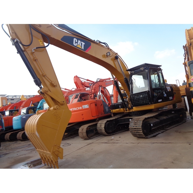 2021 كاتربيلر 320D-40803079
