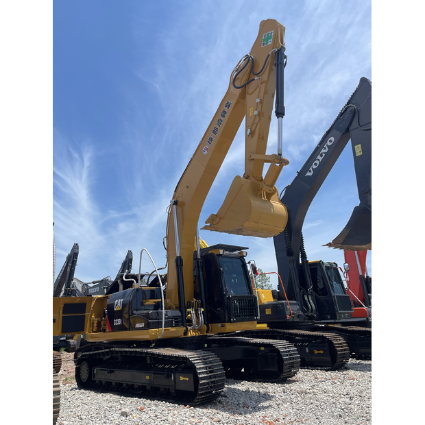 2023 Caterpillar 323D2-40812445