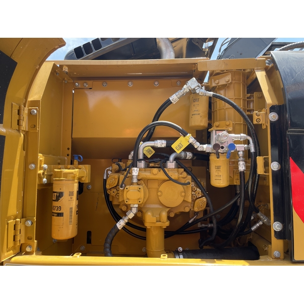 2023 Caterpillar 323D2-40812446