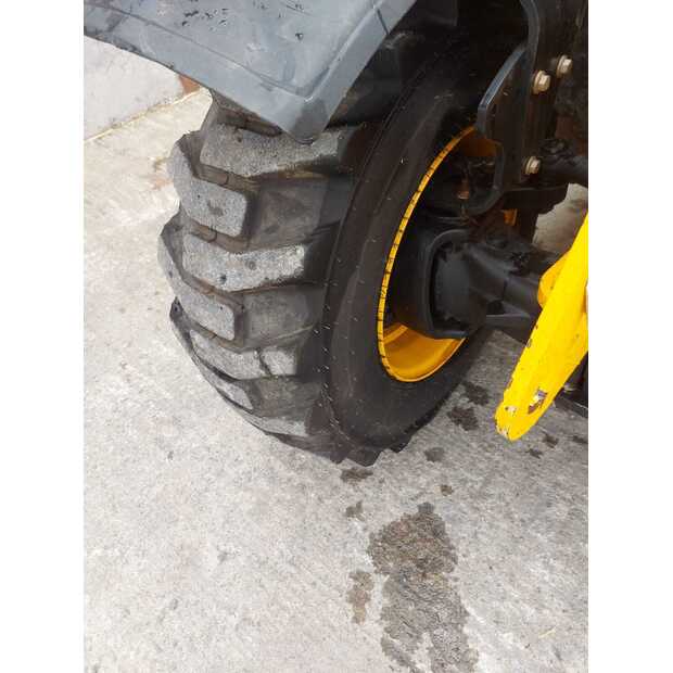 2021 JCB 525-60-40813648