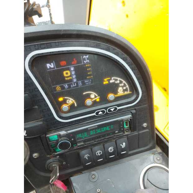 2021 JCB 525-60-40813655