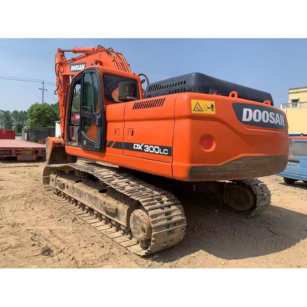 2021 Doosan DX300LC-40828245