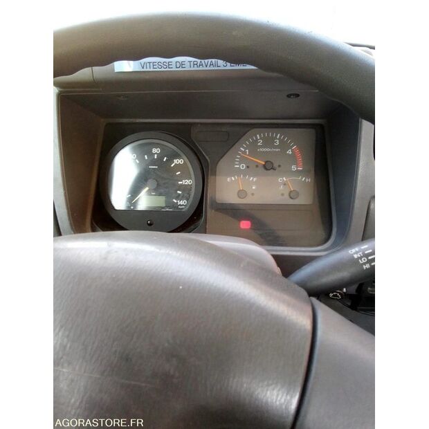 2000 NISSAN Cabstar-40833255