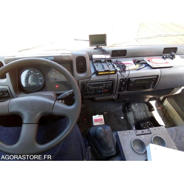 2000 NISSAN Cabstar-40833256