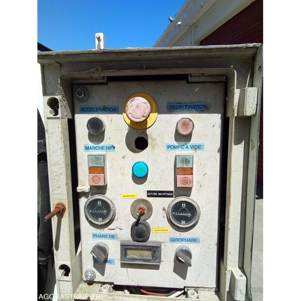 2000 NISSAN Cabstar-40833261