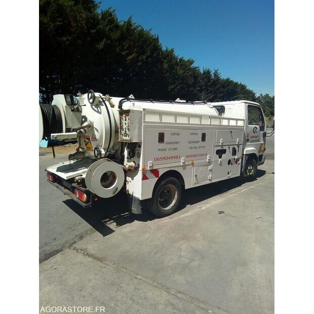 2000 NISSAN Cabstar-40833262