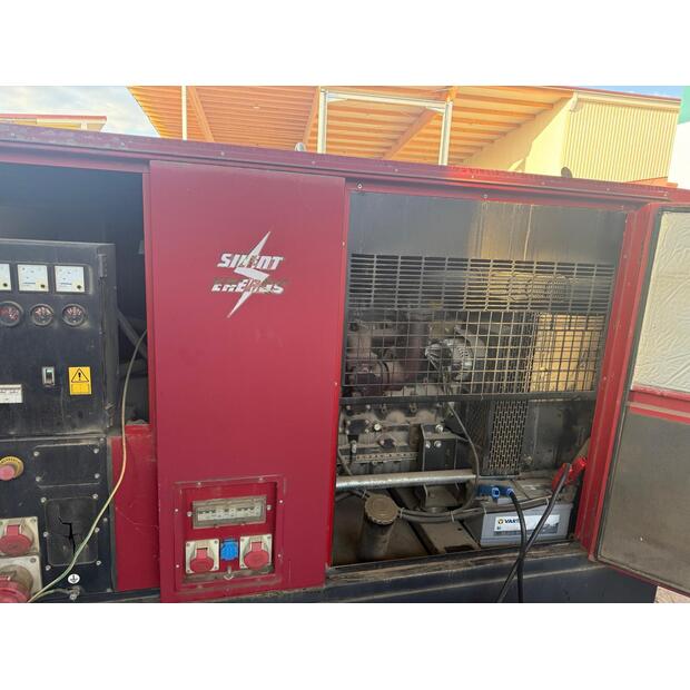 2017 Caterpillar DE200E3-40850595