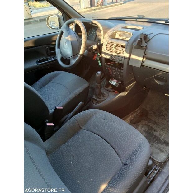 2009 رينو Clio-40865083