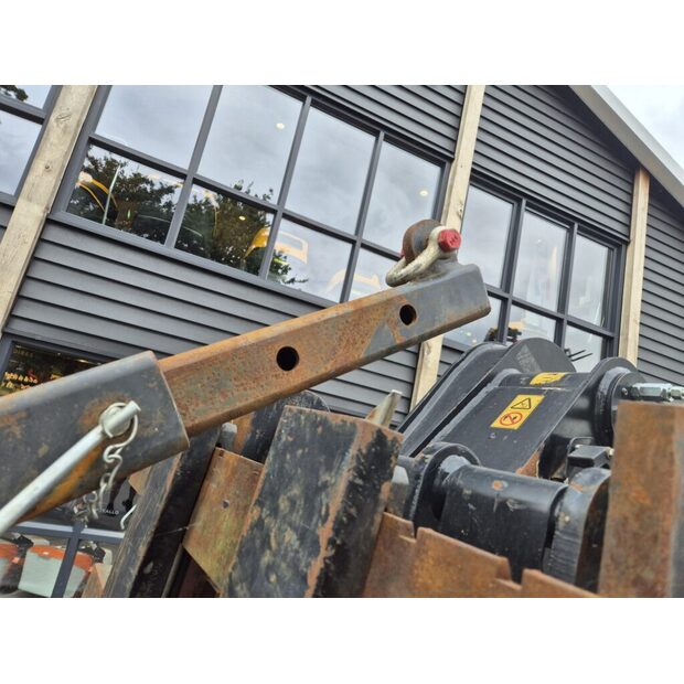 2021 جيه سي بي 516-40-40876439