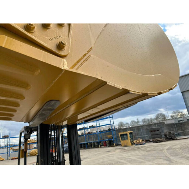 2025 Caterpillar 349D-40884105