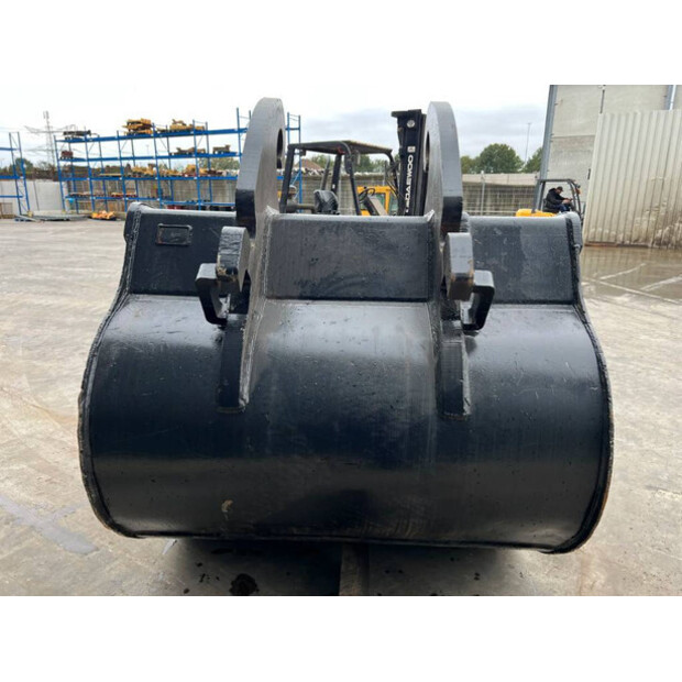 2002 فيراكتيرت CW55S-40884766
