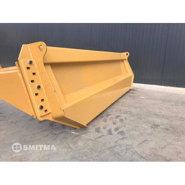 2025 Caterpillar 730C-40888285